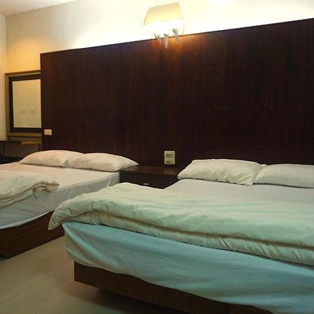 Hua Bin Hotel Yilan Bagian luar foto