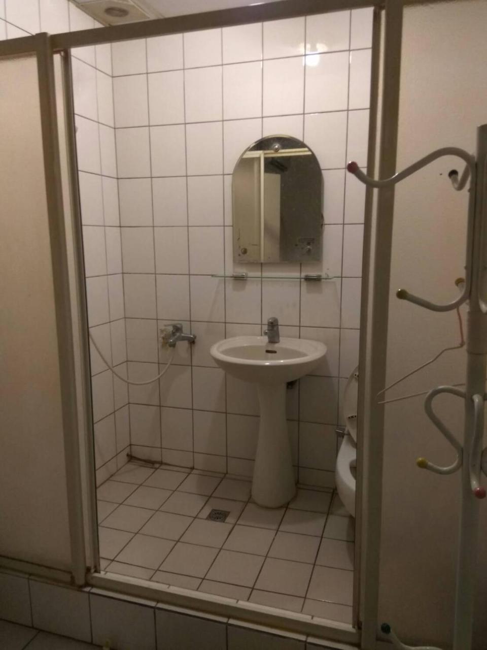 Hua Bin Hotel Yilan Bagian luar foto