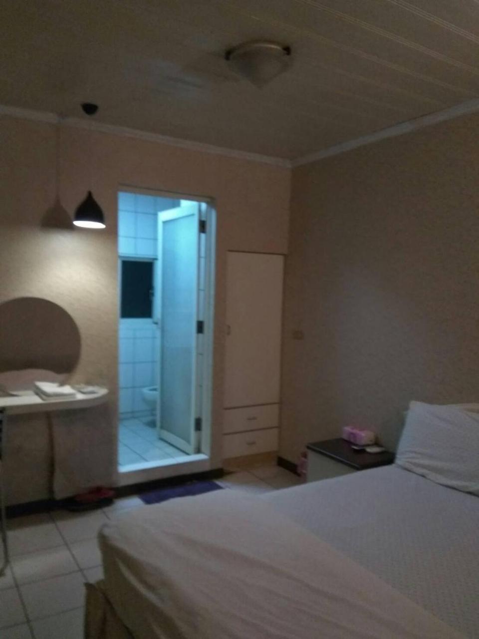 Hua Bin Hotel Yilan Bagian luar foto