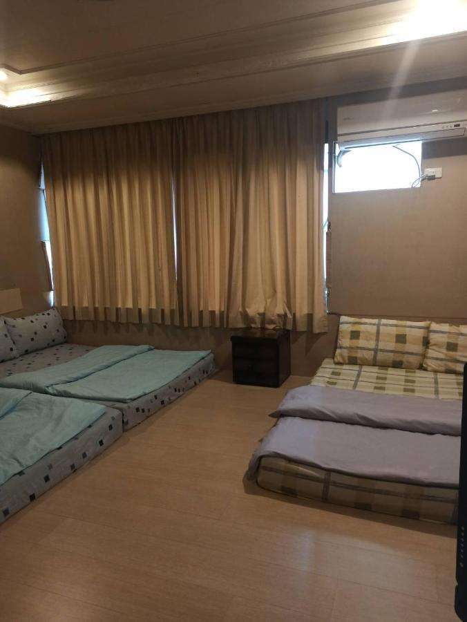 Hua Bin Hotel Yilan Bagian luar foto
